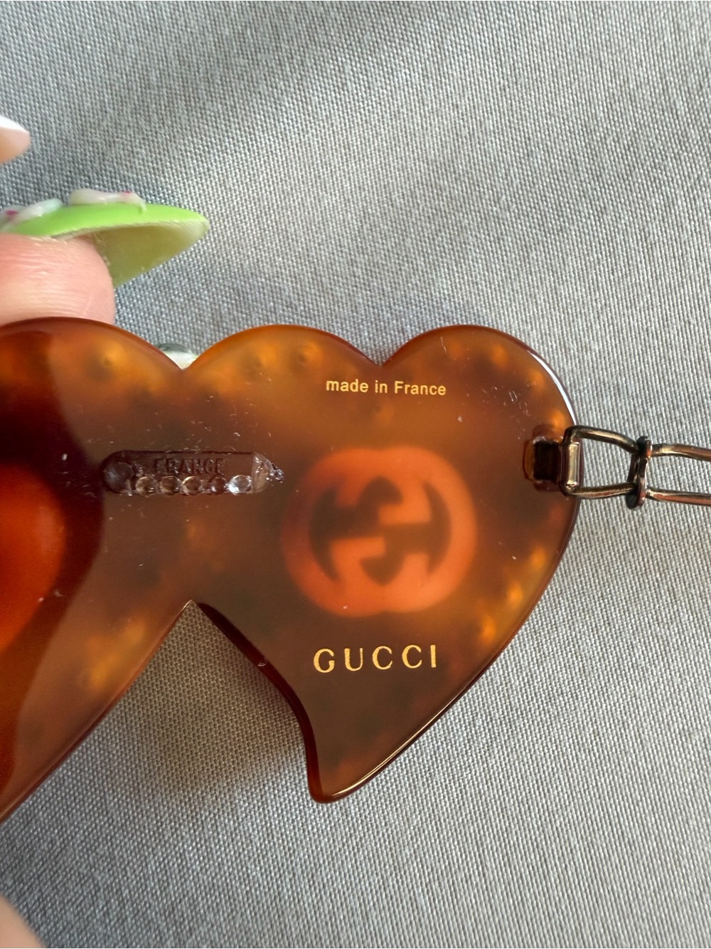Gucci Double Heart Crystal Brooch in Brown and Pink - Picture 5 of 9